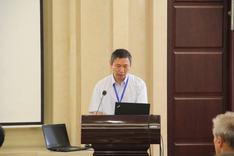 刘永院长介绍物理学科现状